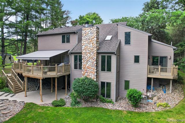 7772 Athlone Drive, Brighton, MI 48116