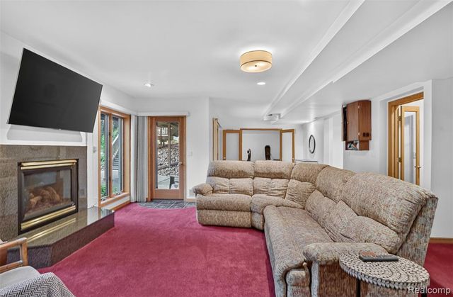 7772 Athlone Drive, Brighton, MI 48116