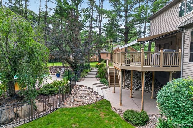 7772 Athlone Drive, Brighton, MI 48116