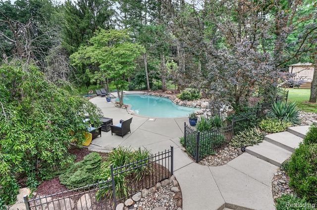7772 Athlone Drive, Brighton, MI 48116