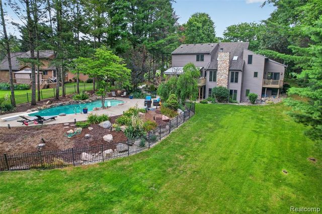 7772 Athlone Drive, Brighton, MI 48116