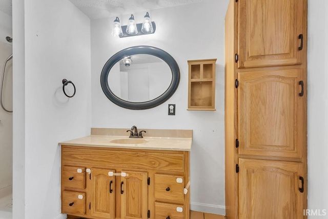 6581 N Showers Road, Bloomington, IN 47408