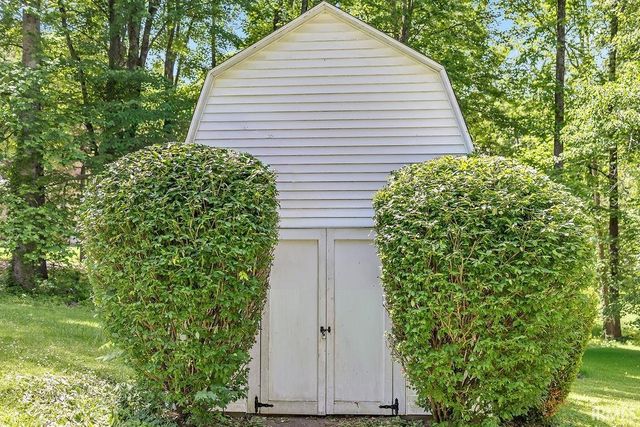 6581 N Showers Road, Bloomington, IN 47408