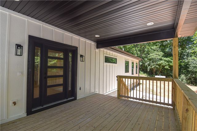 13734 Canal Street, Rogers, AR 72758