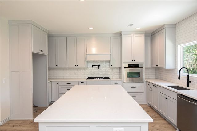 13734 Canal Street, Rogers, AR 72758