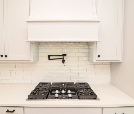 13734 Canal Street, Rogers, AR 72758