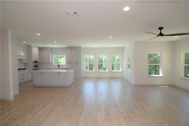 13734 Canal Street, Rogers, AR 72758