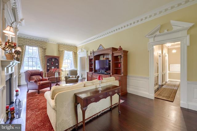 1101 SMALLBROOK LN, York, PA 17403