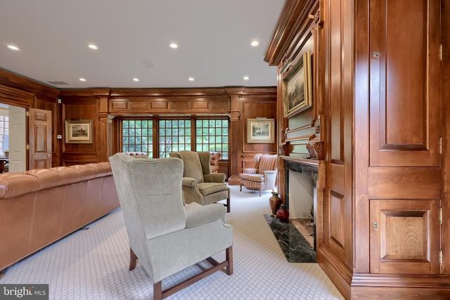 1101 SMALLBROOK LN, York, PA 17403