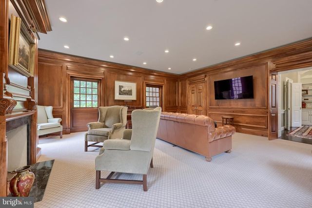 1101 SMALLBROOK LN, York, PA 17403