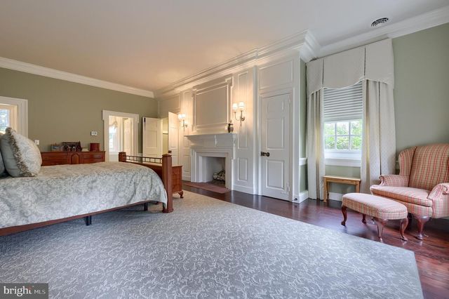 1101 SMALLBROOK LN, York, PA 17403