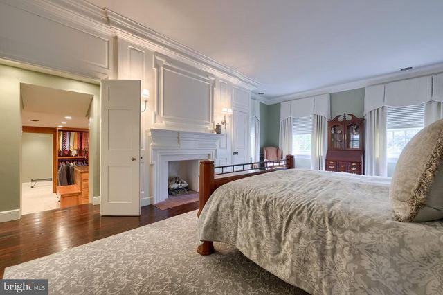 1101 SMALLBROOK LN, York, PA 17403