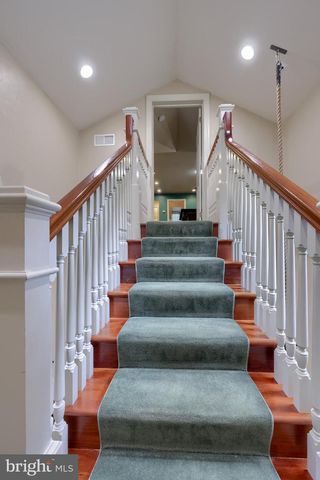 1101 SMALLBROOK LN, York, PA 17403