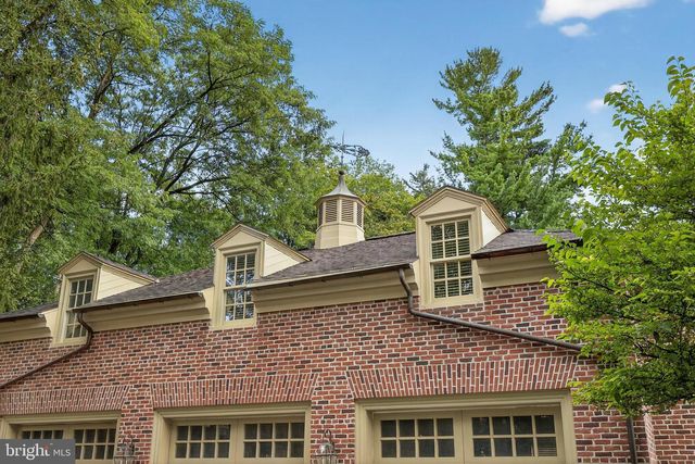 1101 SMALLBROOK LN, York, PA 17403