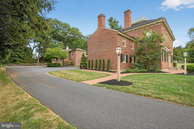 1101 SMALLBROOK LN, York, PA 17403