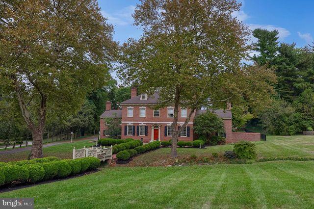 1101 SMALLBROOK LN, York, PA 17403