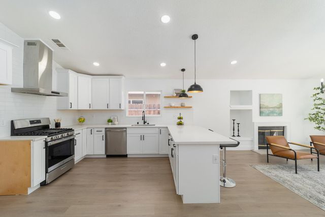 12 Caswell Ct, Sacramento, CA 95838