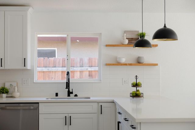 12 Caswell Ct, Sacramento, CA 95838