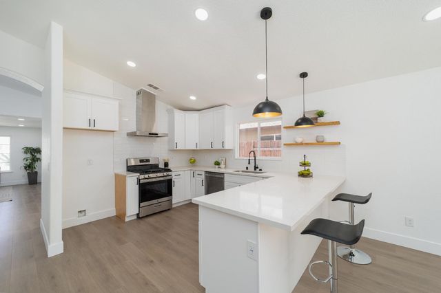 12 Caswell Ct, Sacramento, CA 95838