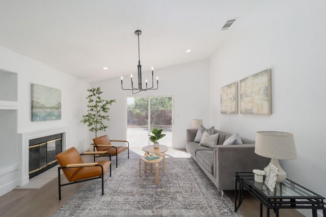 12 Caswell Ct, Sacramento, CA 95838