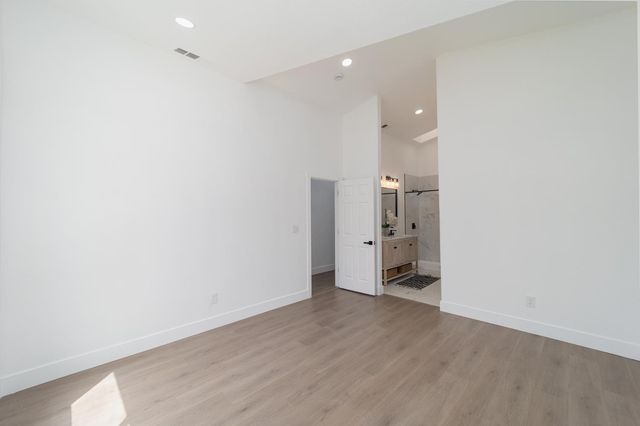 12 Caswell Ct, Sacramento, CA 95838