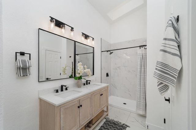 12 Caswell Ct, Sacramento, CA 95838