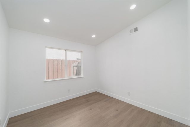 12 Caswell Ct, Sacramento, CA 95838