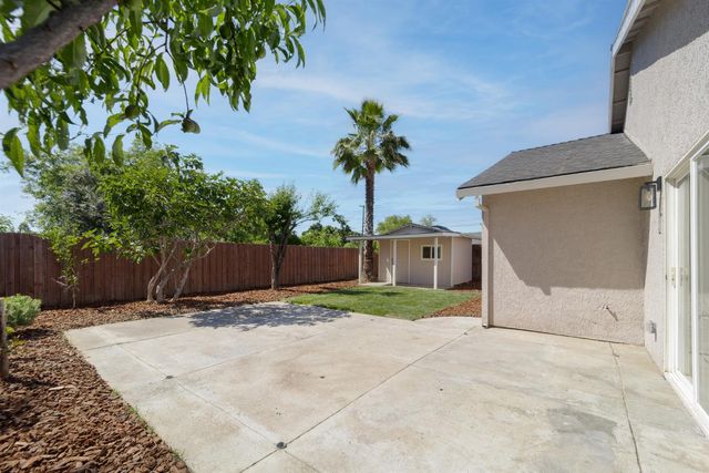 12 Caswell Ct, Sacramento, CA 95838