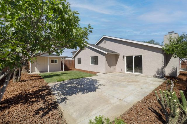 12 Caswell Ct, Sacramento, CA 95838