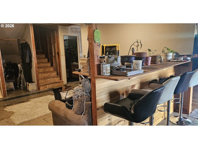 1852 Nw DOGWOOD St, Roseburg, OR 97471