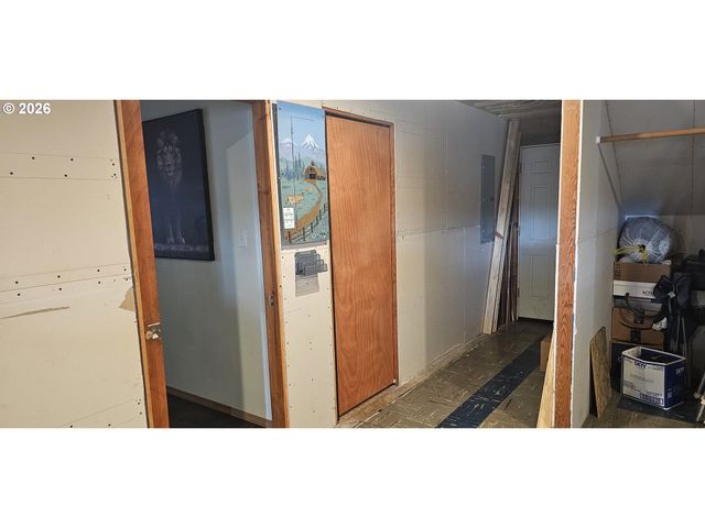 1852 Nw DOGWOOD St, Roseburg, OR 97471