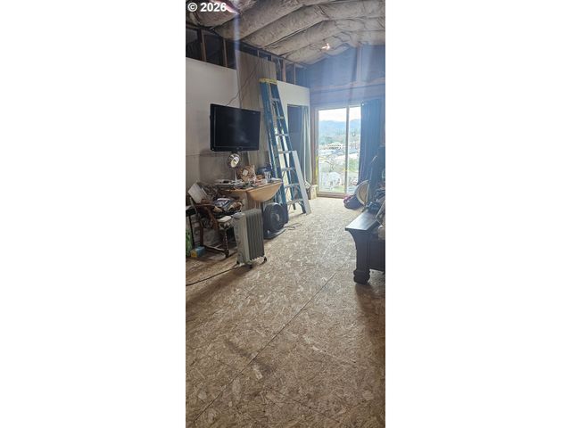 1852 Nw DOGWOOD St, Roseburg, OR 97471