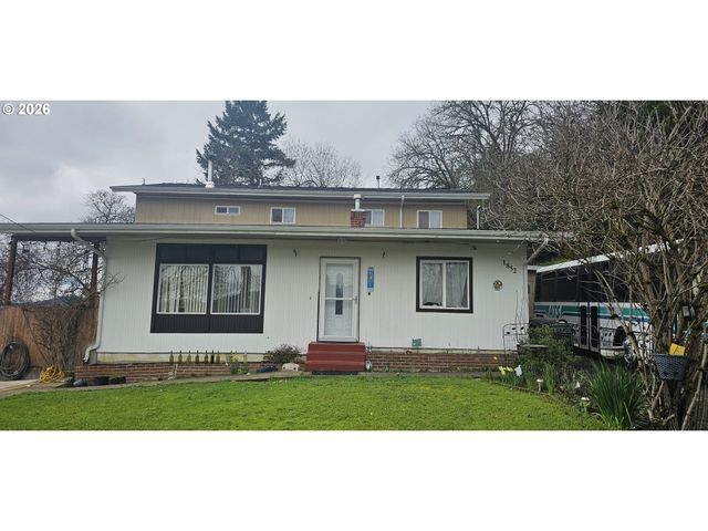 1852 Nw DOGWOOD St, Roseburg, OR 97471