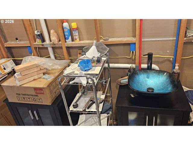 1852 Nw DOGWOOD St, Roseburg, OR 97471