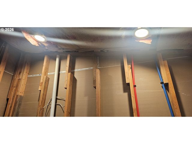 1852 Nw DOGWOOD St, Roseburg, OR 97471