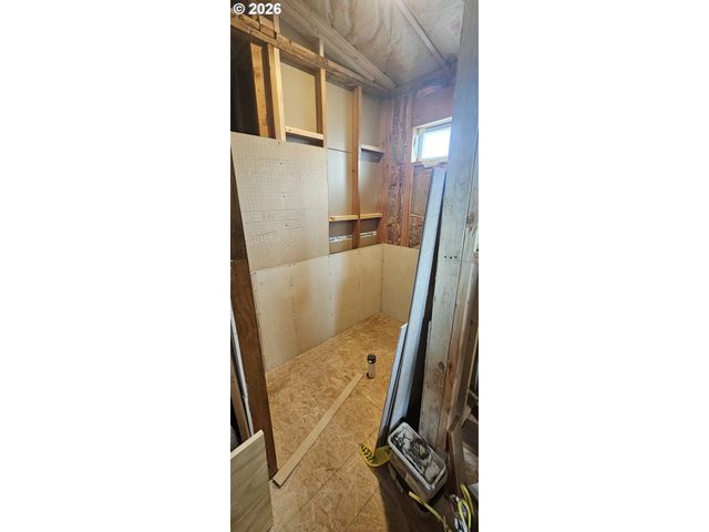 1852 Nw DOGWOOD St, Roseburg, OR 97471