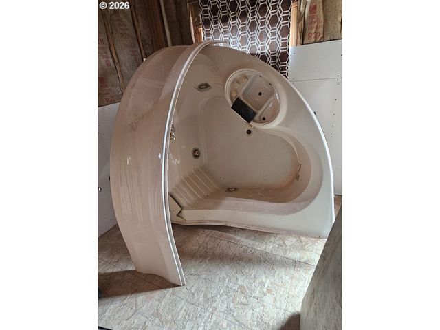 1852 Nw DOGWOOD St, Roseburg, OR 97471