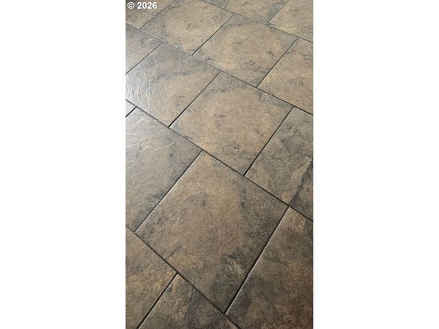 1852 Nw DOGWOOD St, Roseburg, OR 97471