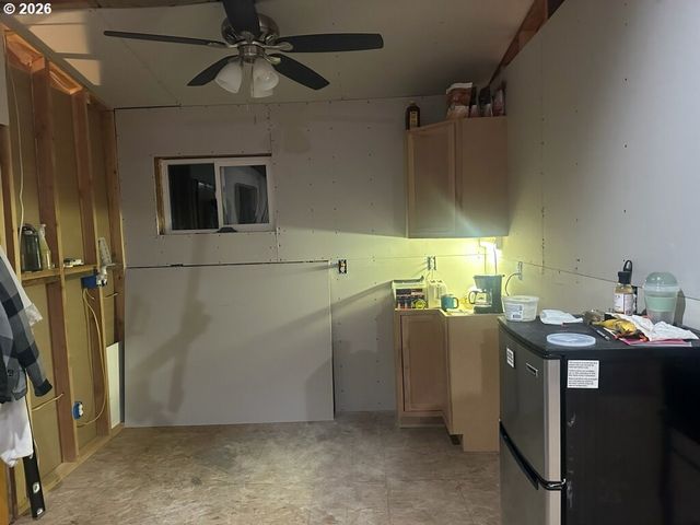 1852 Nw DOGWOOD St, Roseburg, OR 97471