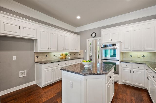 805 Longford Drive, Southlake, TX 76092