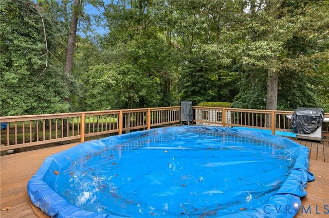 4800 Stockholm Dr, Sandston, VA 23150