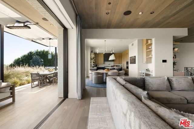 890 Linda Flora Drive, Los Angeles, CA 90049