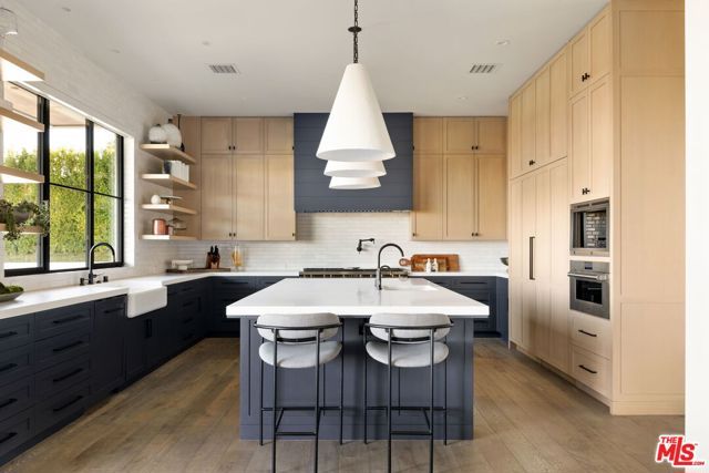 890 Linda Flora Drive, Los Angeles, CA 90049