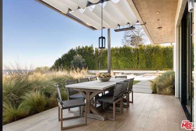 890 Linda Flora Drive, Los Angeles, CA 90049