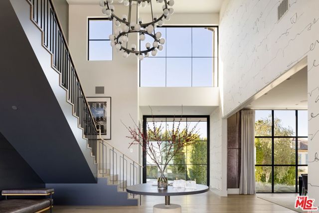 890 Linda Flora Drive, Los Angeles, CA 90049