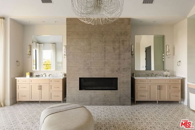 890 Linda Flora Drive, Los Angeles, CA 90049