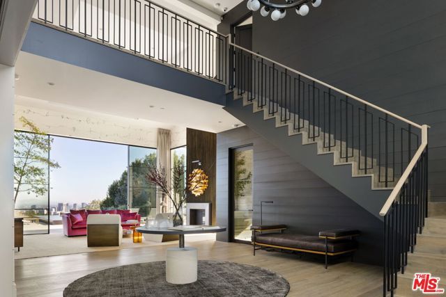 890 Linda Flora Drive, Los Angeles, CA 90049