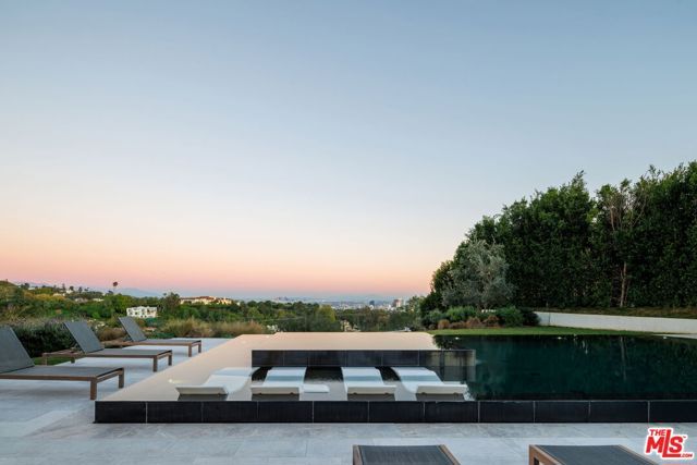 890 Linda Flora Drive, Los Angeles, CA 90049