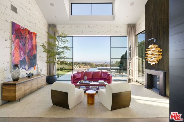 890 Linda Flora Drive, Los Angeles, CA 90049