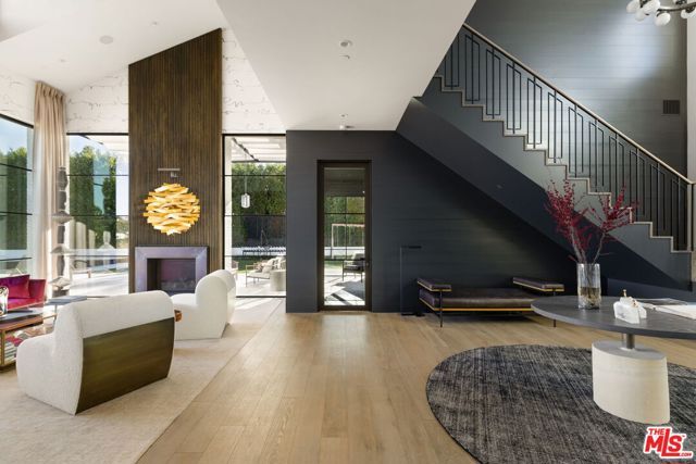 890 Linda Flora Drive, Los Angeles, CA 90049